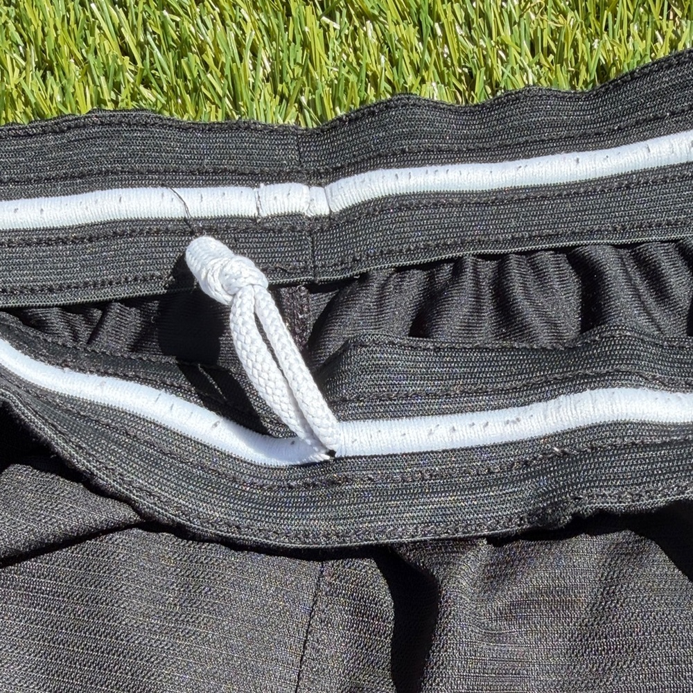 Men’s Nike Black Athletic Shorts with White Swoosh features drawstring & pockets - Picture 3 of 6